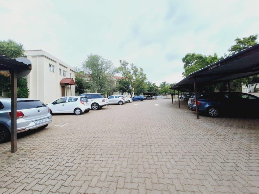 2 Bedroom Property for Sale in Faerie Glen Gauteng