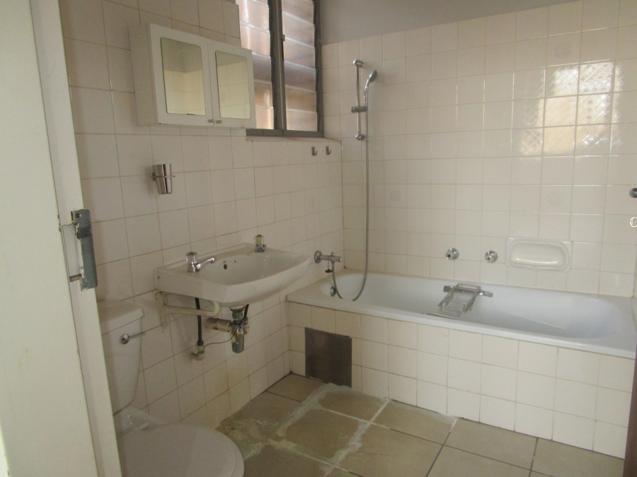 1 Bedroom Property for Sale in Zwartkop Gauteng