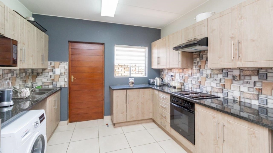 3 Bedroom Property for Sale in Oukraal Estate Gauteng