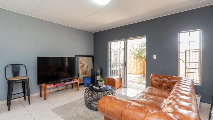 3 Bedroom Property for Sale in Oukraal Estate Gauteng