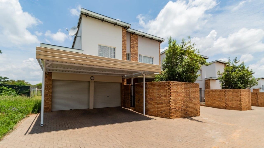 3 Bedroom Property for Sale in Oukraal Estate Gauteng