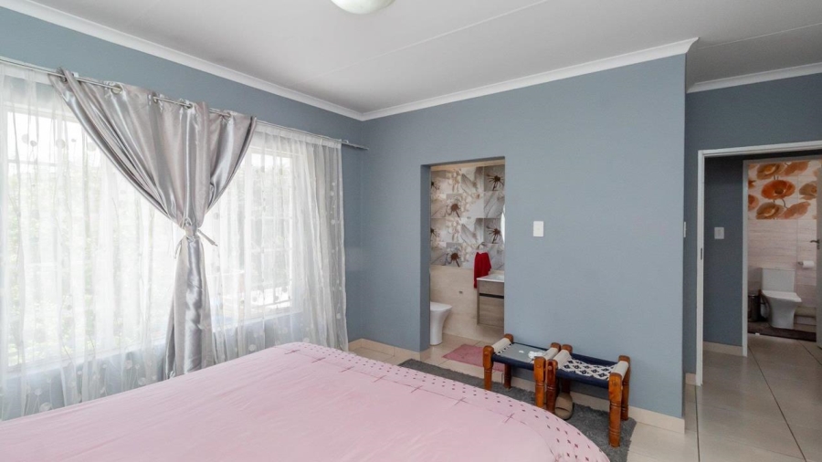 3 Bedroom Property for Sale in Oukraal Estate Gauteng