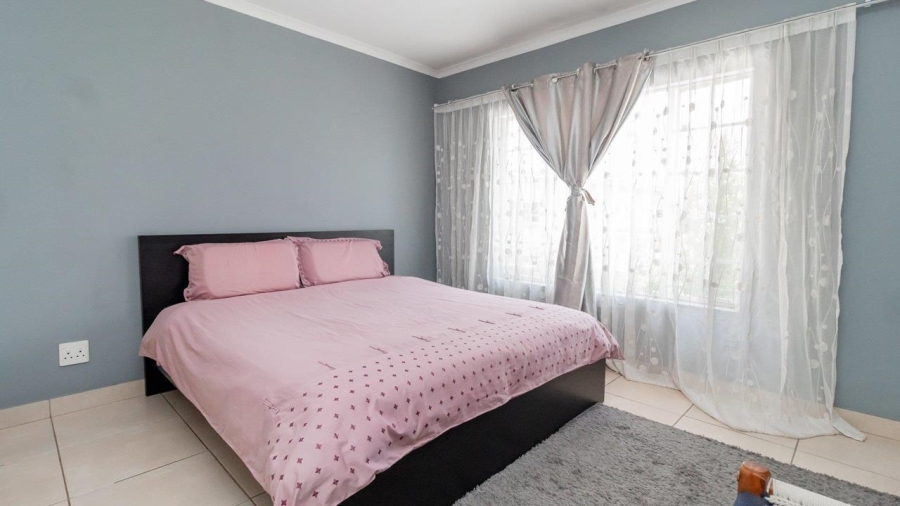 3 Bedroom Property for Sale in Oukraal Estate Gauteng