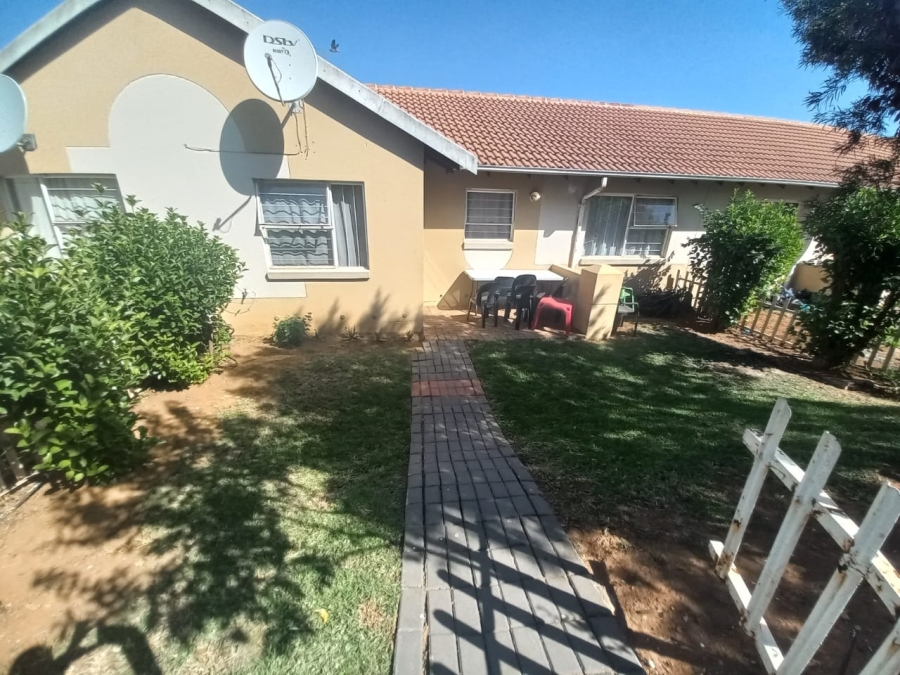 To Let 3 Bedroom Property for Rent in Rembrandt Park Gauteng