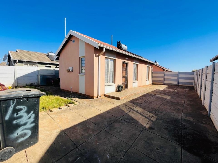 3 Bedroom Property for Sale in Sky City Gauteng