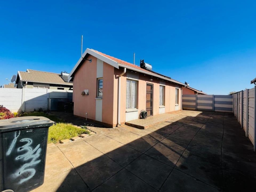 3 Bedroom Property for Sale in Sky City Gauteng