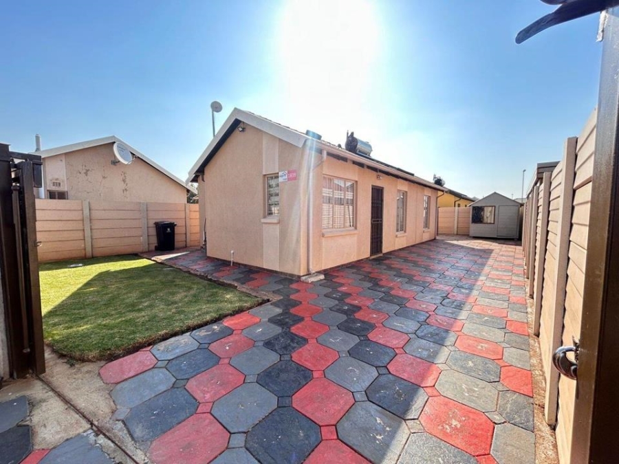 3 Bedroom Property for Sale in Sky City Gauteng