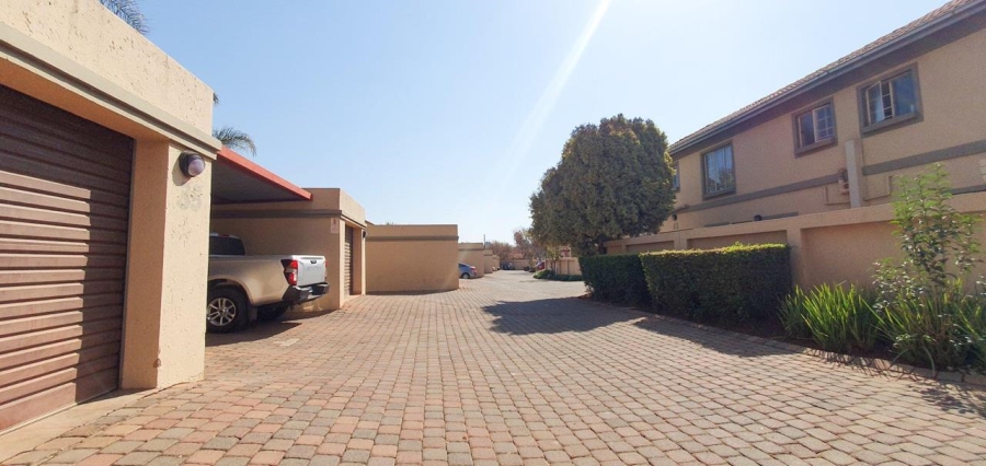 3 Bedroom Property for Sale in Willow Park Manor Gauteng