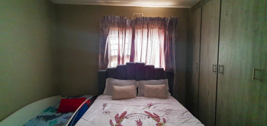 2 Bedroom Property for Sale in La Montagne Gauteng