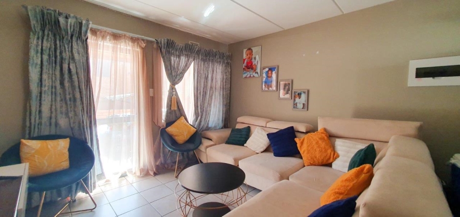 2 Bedroom Property for Sale in La Montagne Gauteng