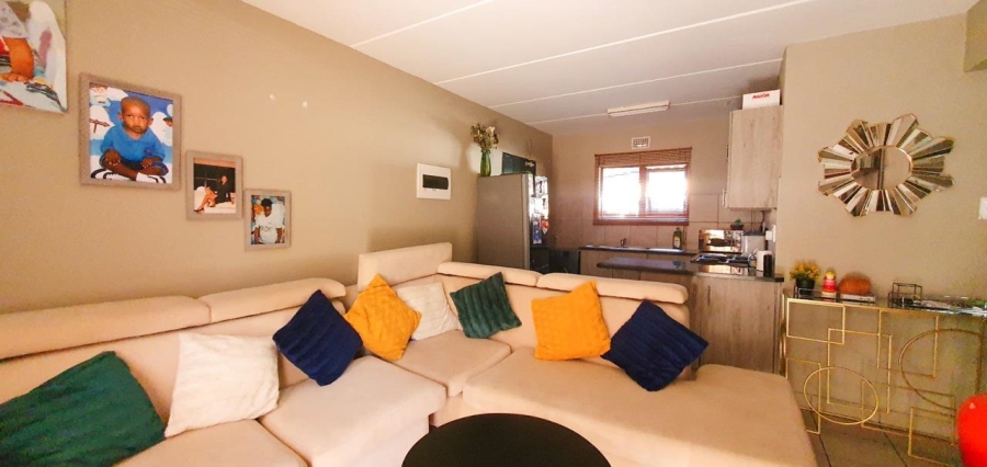 2 Bedroom Property for Sale in La Montagne Gauteng