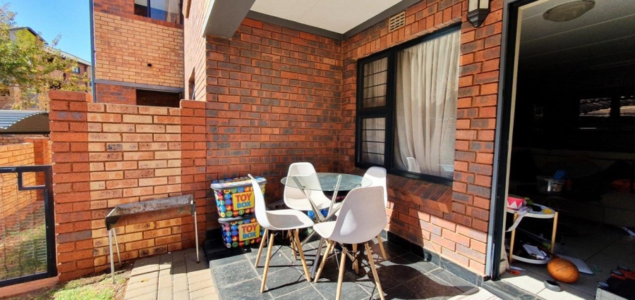 2 Bedroom Property for Sale in La Montagne Gauteng