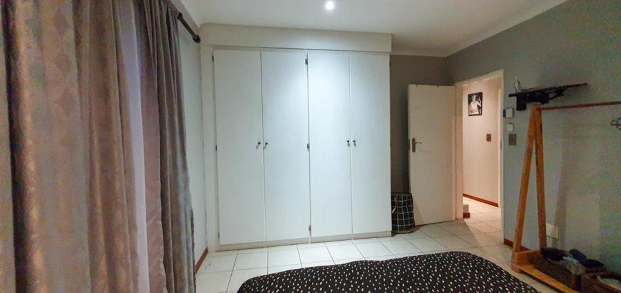 2 Bedroom Property for Sale in Willow Park Manor Gauteng