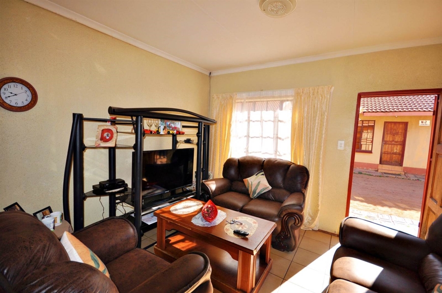 2 Bedroom Property for Sale in Toekomsrus Gauteng