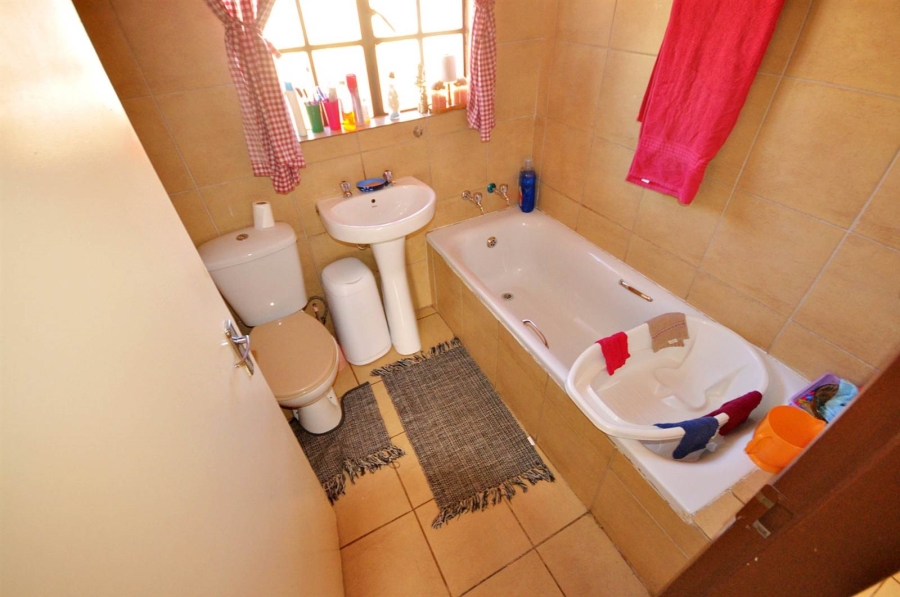 2 Bedroom Property for Sale in Toekomsrus Gauteng