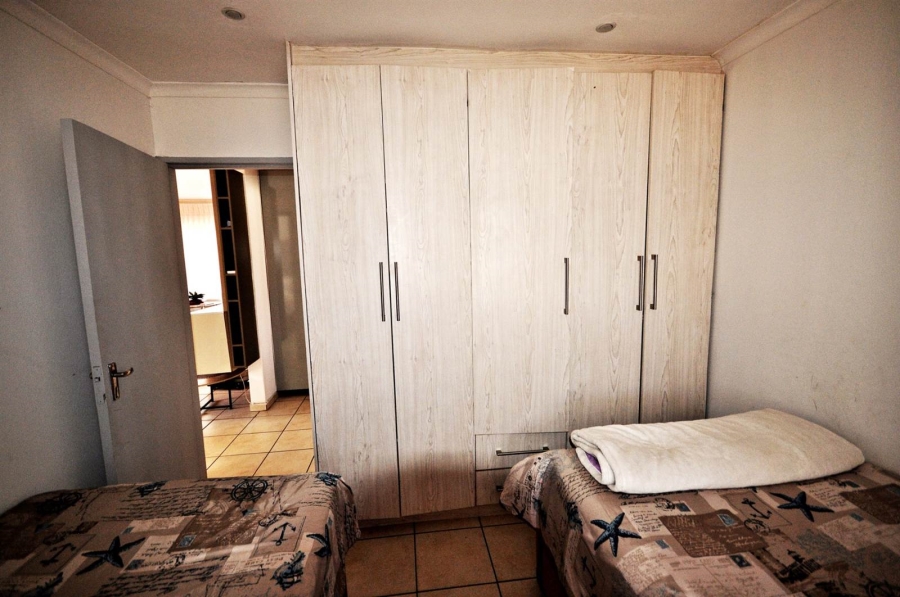 2 Bedroom Property for Sale in Aureus Gauteng