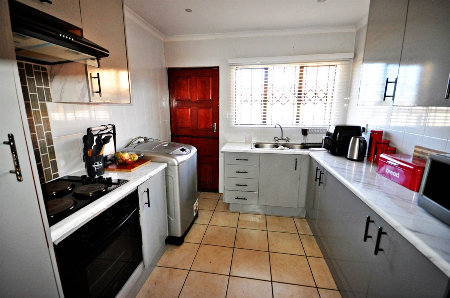 2 Bedroom Property for Sale in Aureus Gauteng