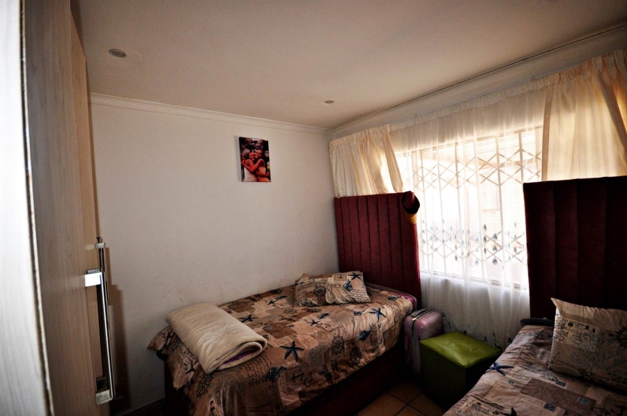 2 Bedroom Property for Sale in Aureus Gauteng