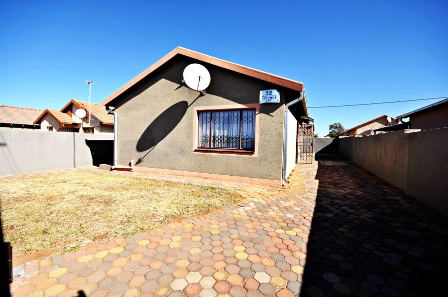 2 Bedroom Property for Sale in Aureus Gauteng