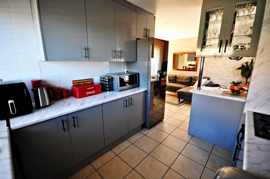 2 Bedroom Property for Sale in Aureus Gauteng