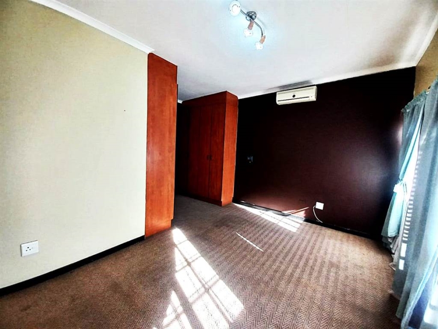 3 Bedroom Property for Sale in Eike Park Gauteng