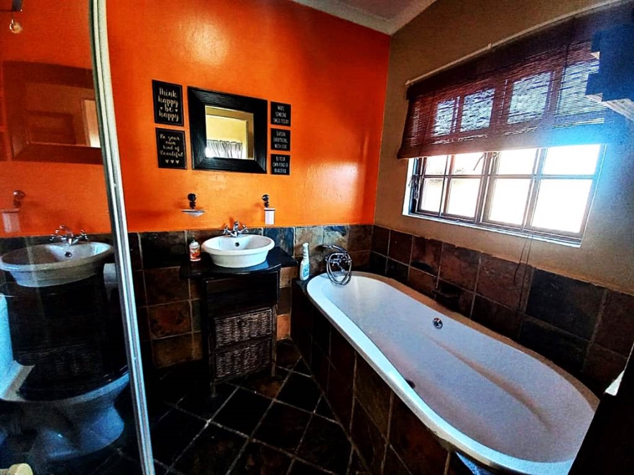 3 Bedroom Property for Sale in Eike Park Gauteng