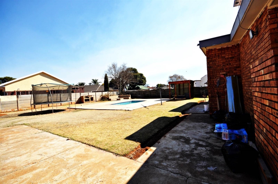 4 Bedroom Property for Sale in Westonaria Gauteng