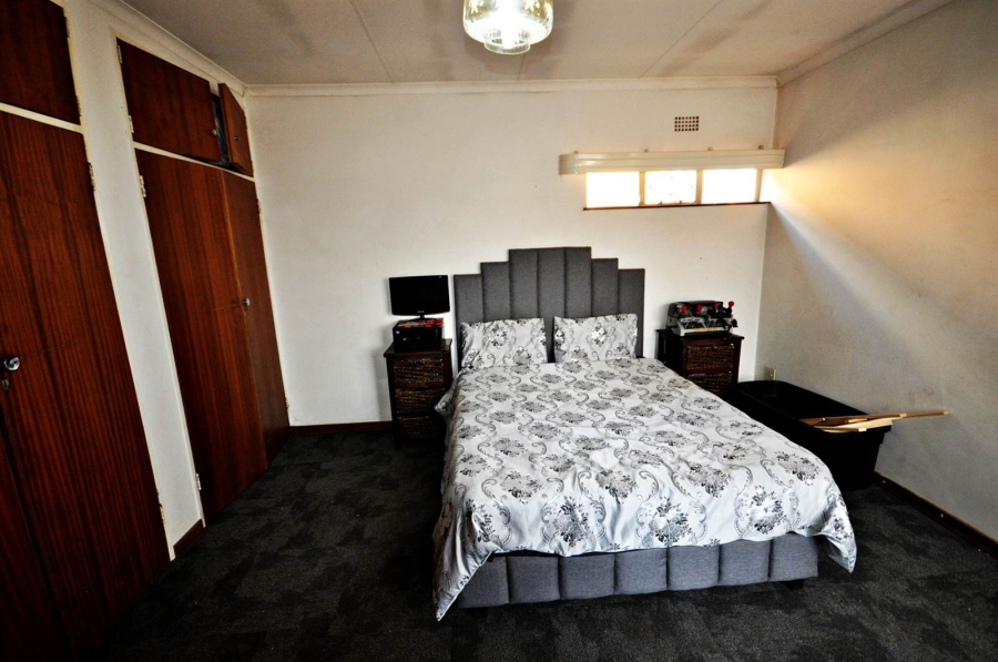 4 Bedroom Property for Sale in Westonaria Gauteng