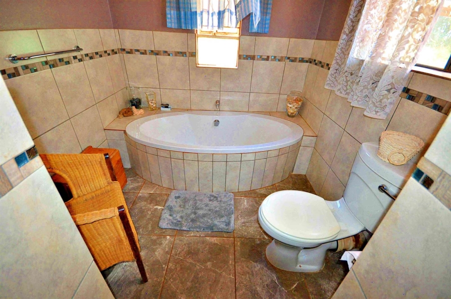 6 Bedroom Property for Sale in Aureus Gauteng