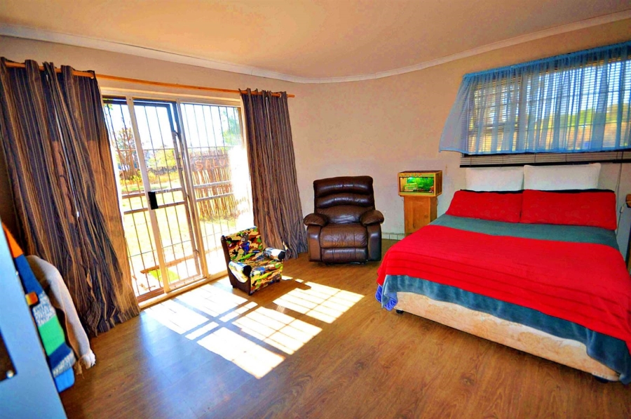 6 Bedroom Property for Sale in Aureus Gauteng