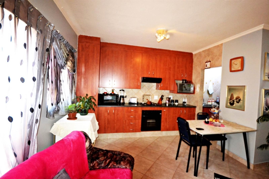 2 Bedroom Property for Sale in Eike Park Gauteng