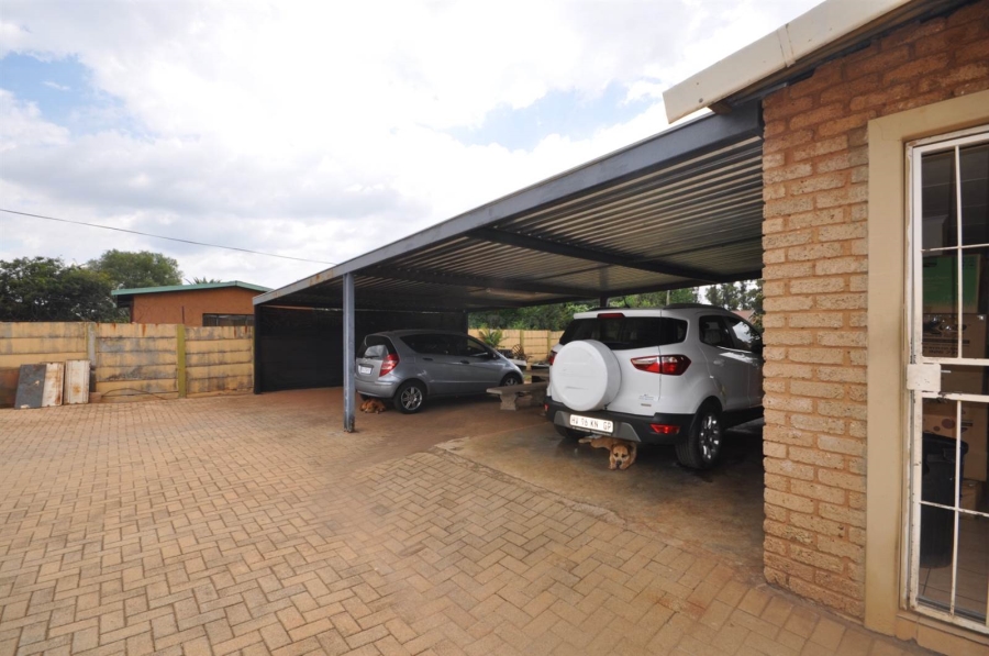 4 Bedroom Property for Sale in Westonaria Gauteng