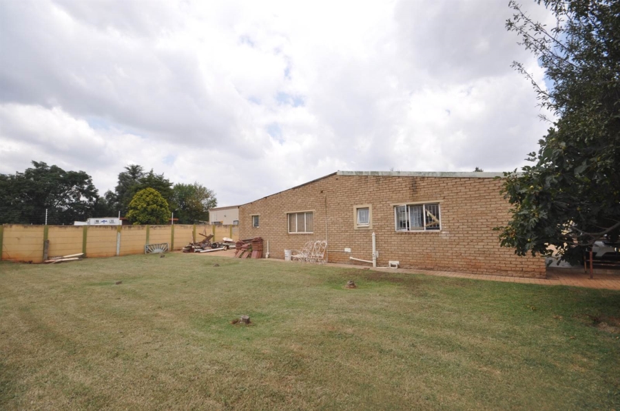 4 Bedroom Property for Sale in Westonaria Gauteng