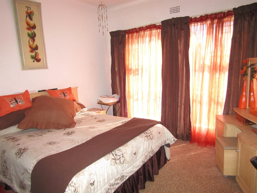 2 Bedroom Property for Sale in Lewisham Gauteng