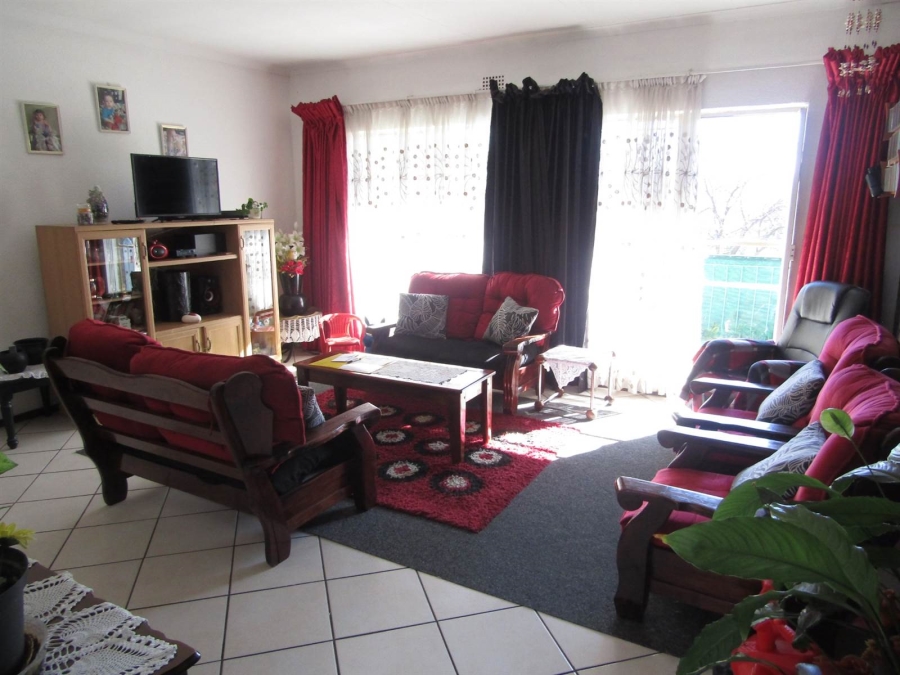 2 Bedroom Property for Sale in Lewisham Gauteng