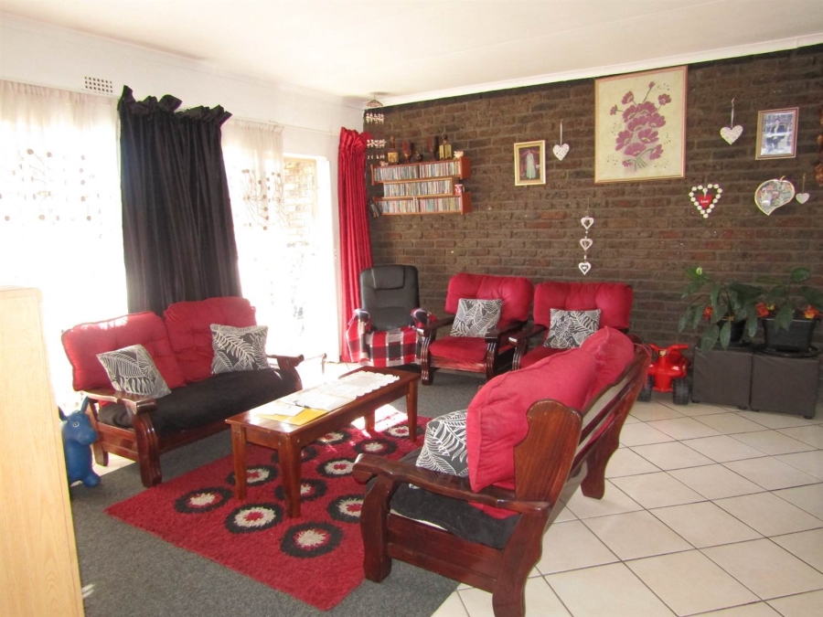 2 Bedroom Property for Sale in Lewisham Gauteng