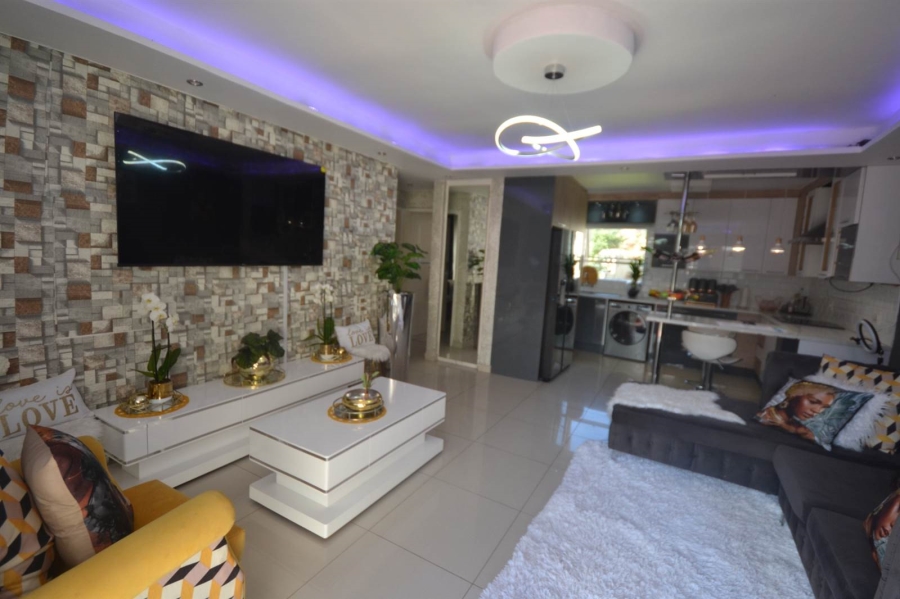 2 Bedroom Property for Sale in Breaunanda Gauteng