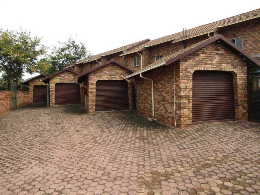 2 Bedroom Property for Sale in Lindhaven Gauteng