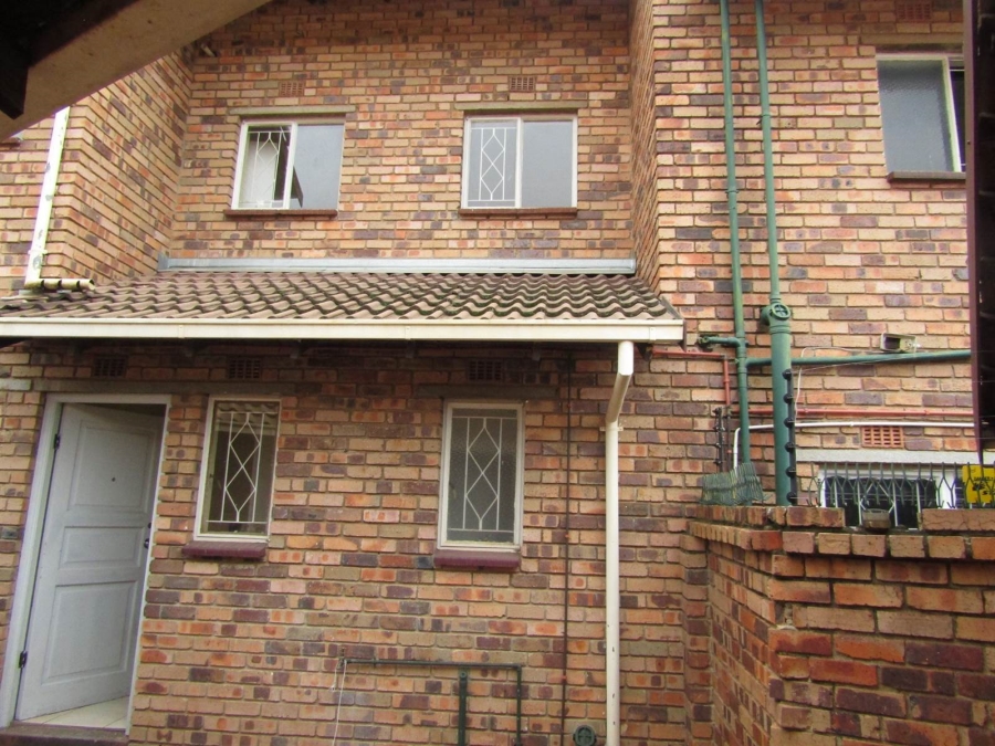 2 Bedroom Property for Sale in Lindhaven Gauteng