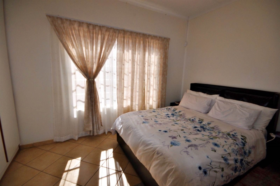 2 Bedroom Property for Sale in Robinpark Gauteng