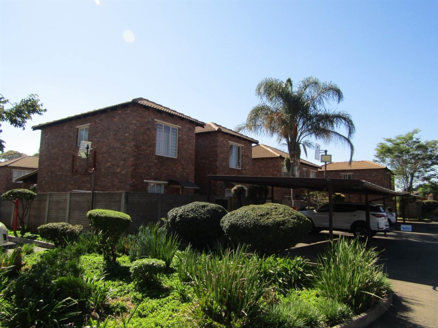 2 Bedroom Property for Sale in Florida Glen Gauteng