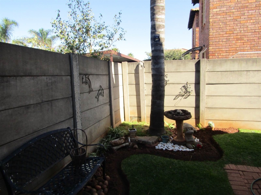 2 Bedroom Property for Sale in Florida Glen Gauteng