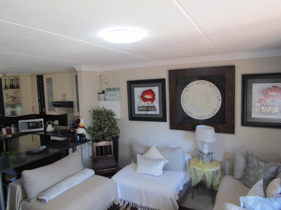 2 Bedroom Property for Sale in Florida Glen Gauteng