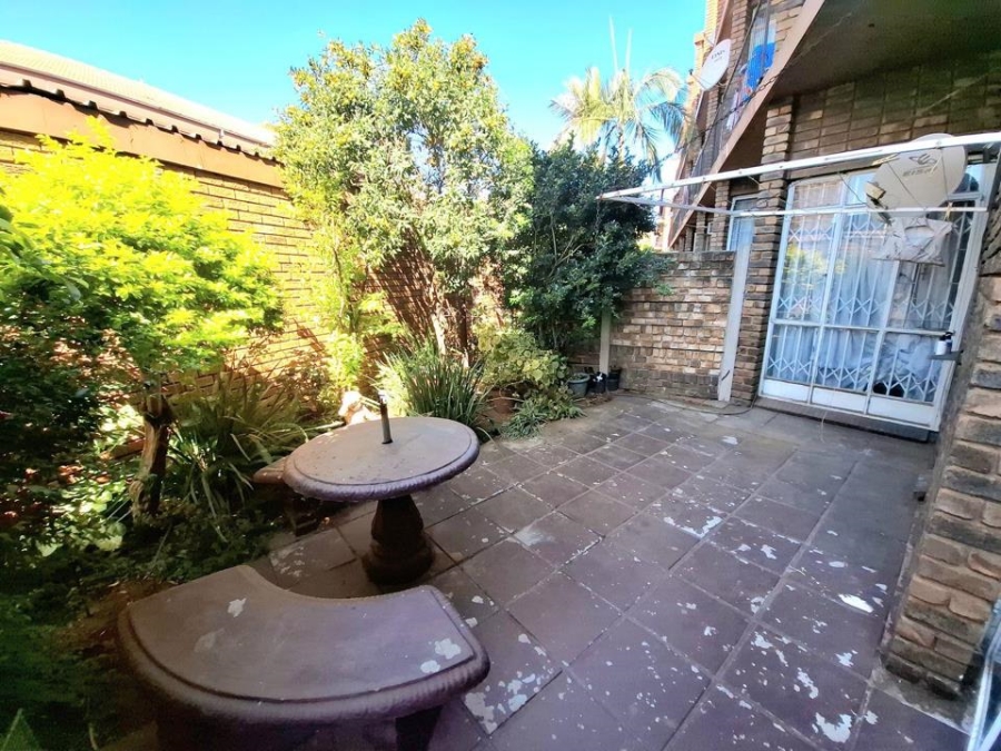 2 Bedroom Property for Sale in Pretoria Gardens Gauteng