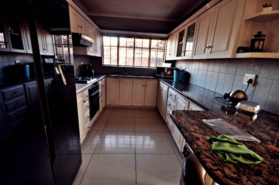 3 Bedroom Property for Sale in Eike Park Gauteng