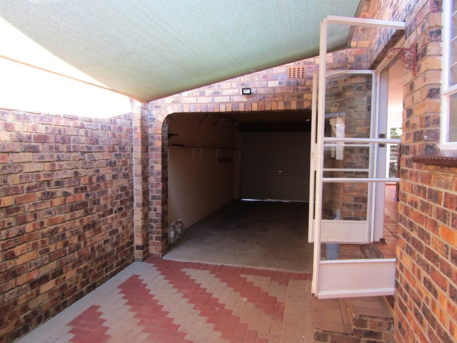 3 Bedroom Property for Sale in Breaunanda Gauteng