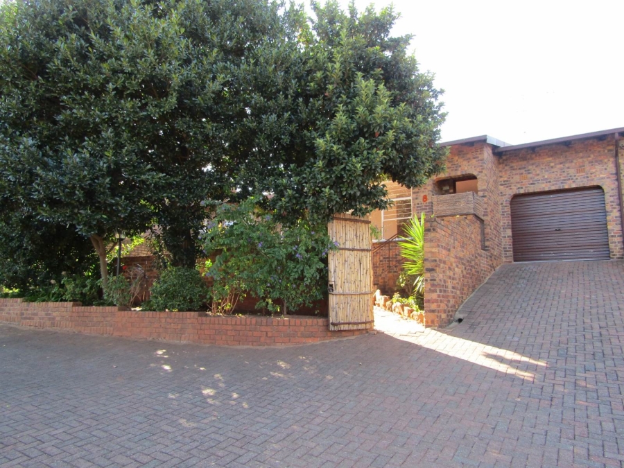 3 Bedroom Property for Sale in Breaunanda Gauteng