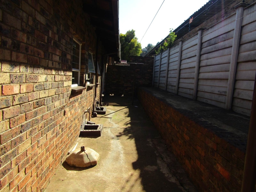 3 Bedroom Property for Sale in Breaunanda Gauteng