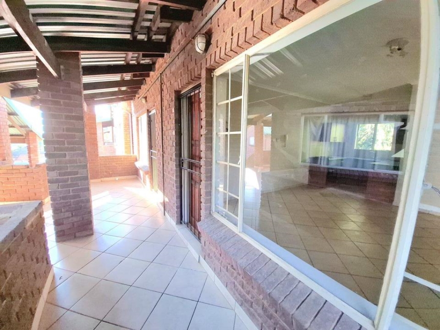 2 Bedroom Property for Sale in Pretoria Gardens Gauteng