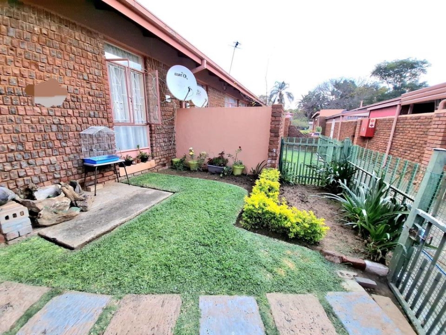 1 Bedroom Property for Sale in Hermanstad Gauteng